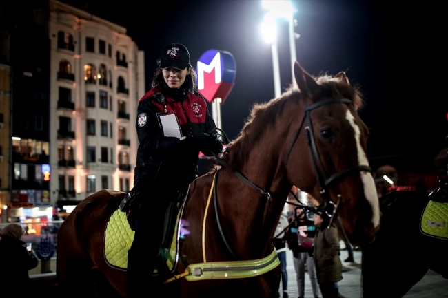 Atlı polisler ilk kez Taksim'de